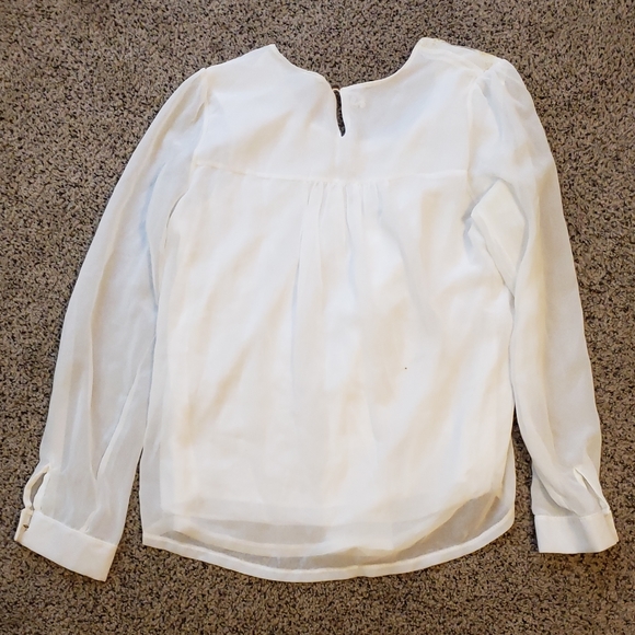 White Blouse with Gold Accent sz Medium - Picture 5 of 7